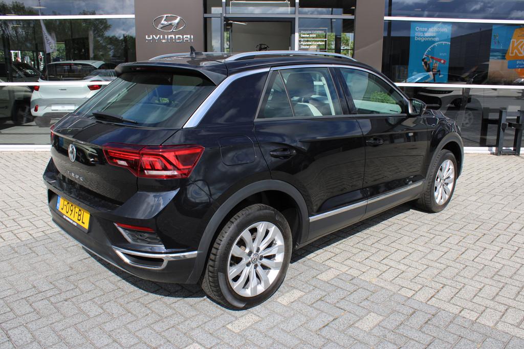 Volkswagen T-Roc 1.5 TSI Sport | AUTOMAAT | Navigatie | Adap, Auto's, 12 maanden, Euro 6, 4 cilinders, Zwart