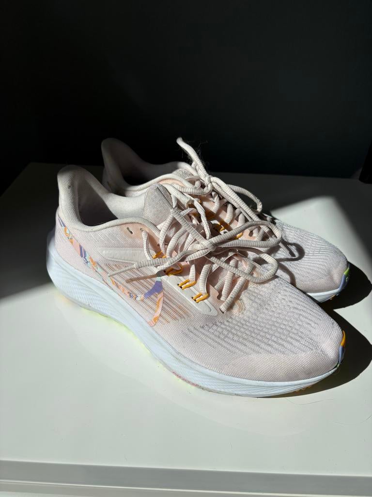 Nike Air Zoom Pegasus hardloopschoenen, Sportschoenen, Ophalen of Verzenden, Roze, Gedragen