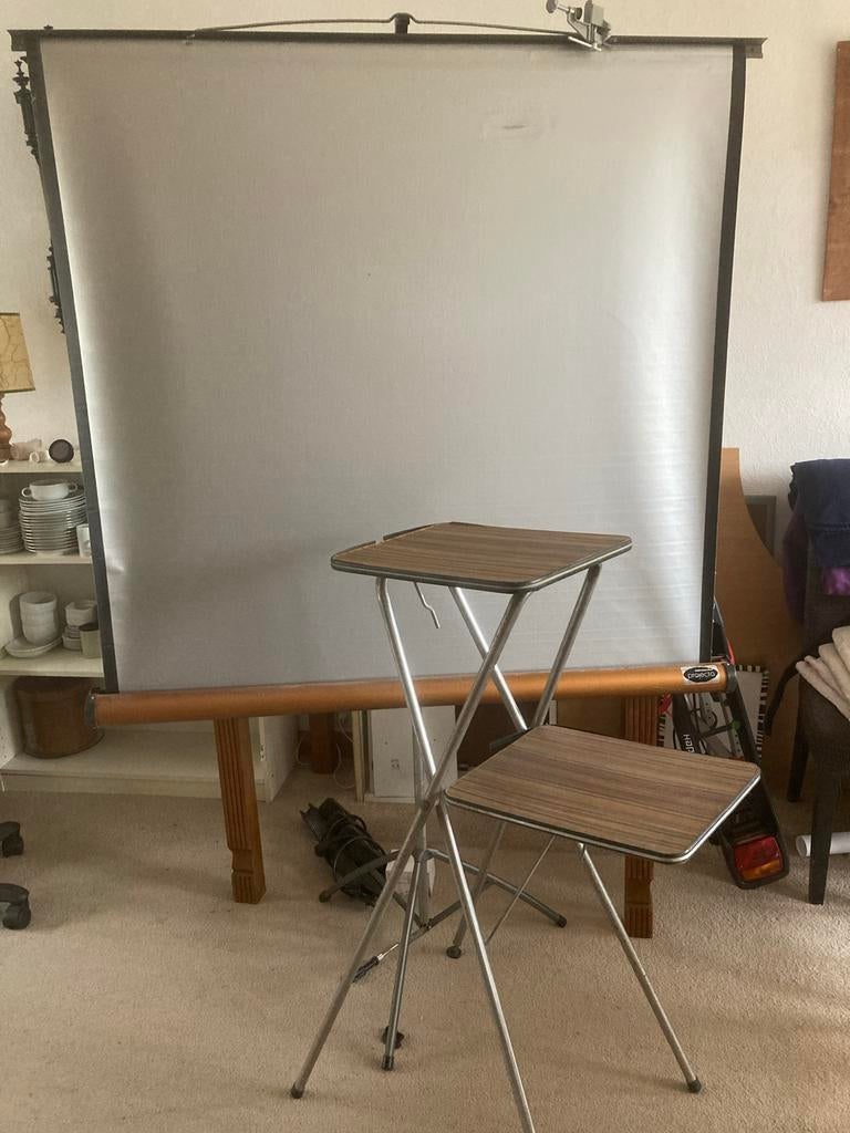 Projectiescherm en tafel, Ophalen, Handmatig, Gebruikt