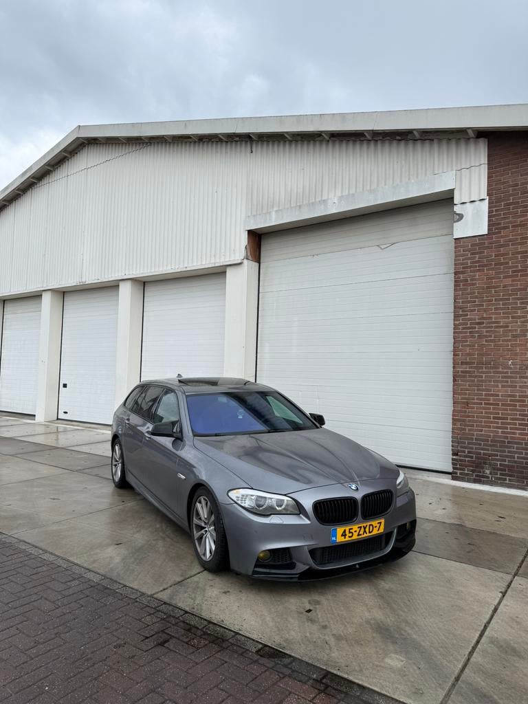 BMW 5-Serie 535D 230KW Touring Aut8 2013 Grijs 206.000 km, Auto's, BMW, Particulier, 5-Serie, Diesel, C, Stationwagon, Automaat