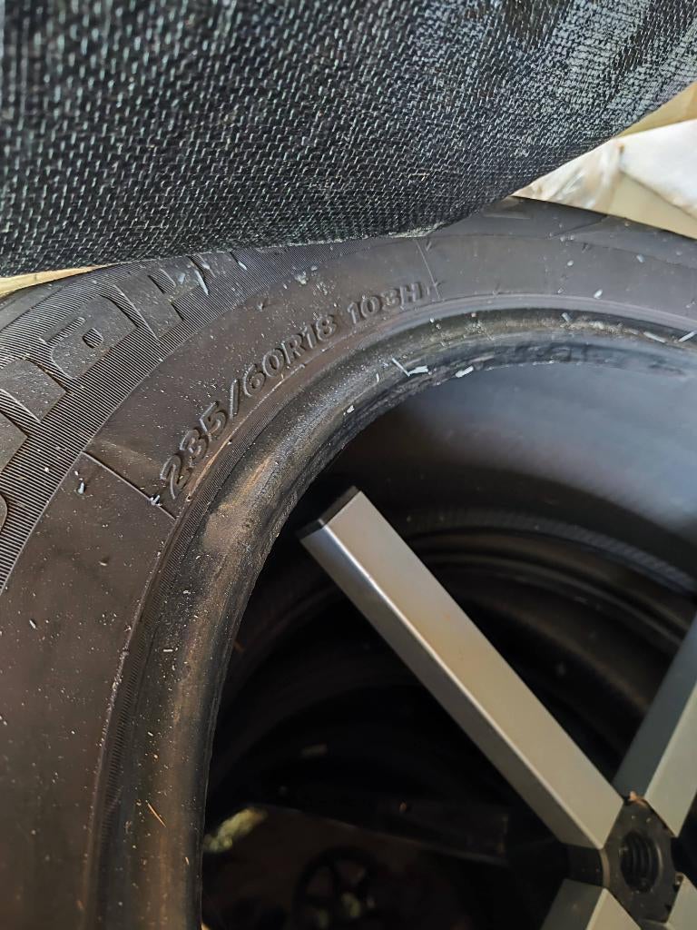 235/60/r18, Auto-onderdelen, 18 inch, Gebruikt, Ophalen of Verzenden, 235 mm