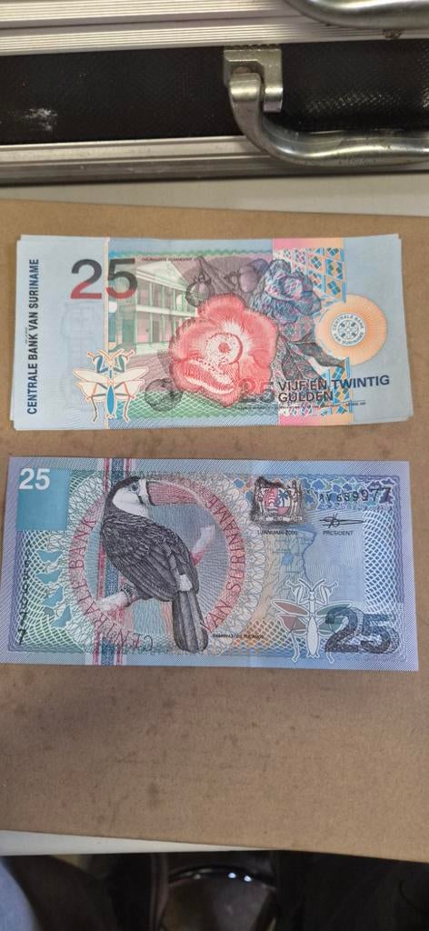Surinaamse 25 Gulden biljetten - Set van 4, Ophalen of Verzenden, Zuid-Amerika