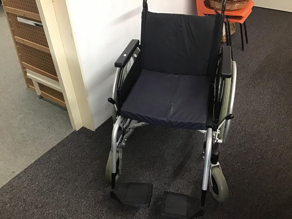 Opvouwbare Rolstoel merk Drive, Diversen, Rolstoelen, Zo goed als nieuw, Duwrolstoel, Ophalen