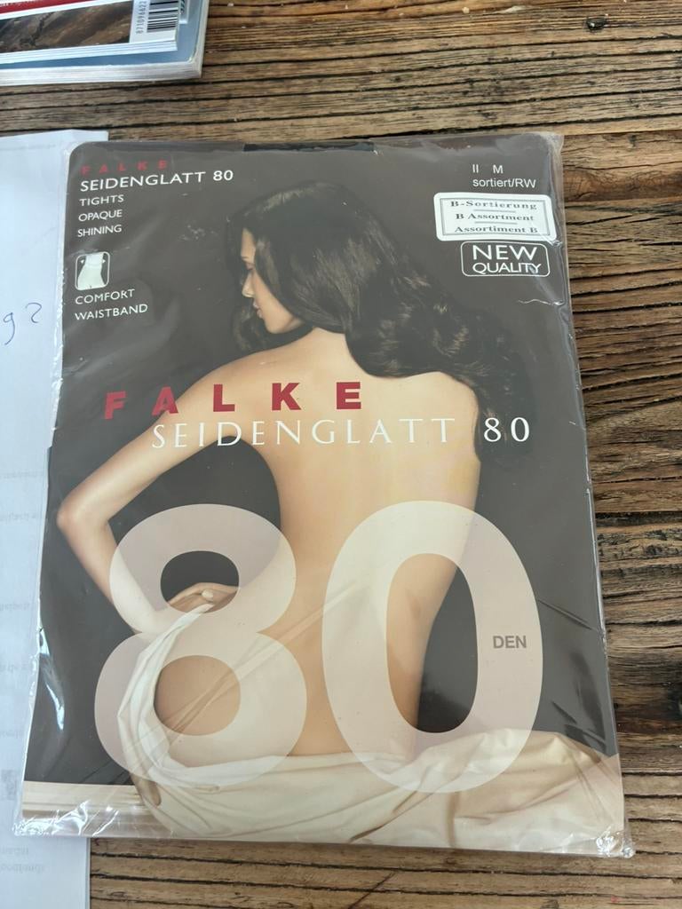 Falke panty nieuw 80 denier kleur zwart Maat M, Kleding | Dames, Ophalen of Verzenden, Zo goed als nieuw, Zwart, Panty