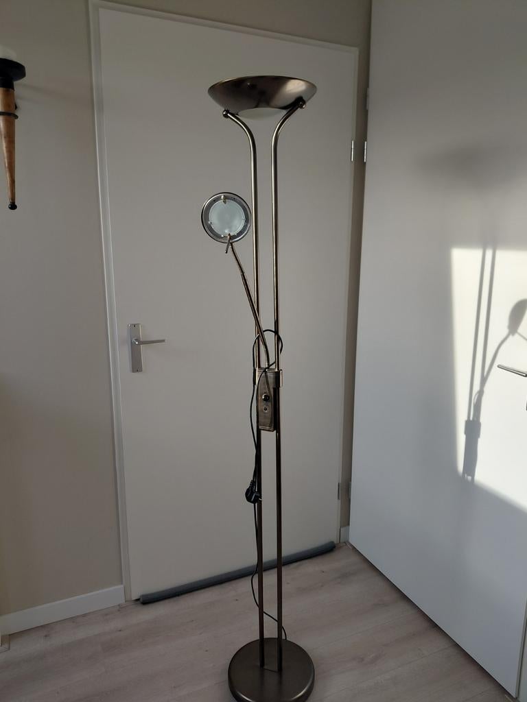 Bronzen staande lamp met leeslamp, Huis en Inrichting, Lampen | Vloerlampen, Ophalen, Gebruikt, 150 tot 200 cm