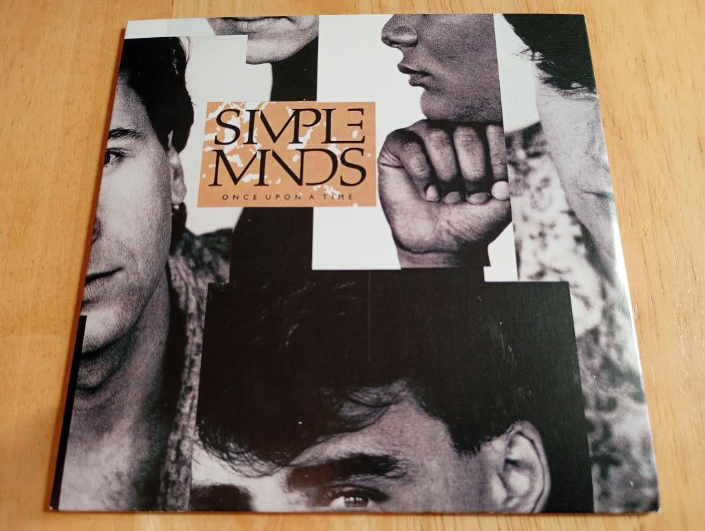 CD Simple Minds - Once Upon A Time, Cd's en Dvd's, Cd's | Rock, Zo goed als nieuw, Poprock, Verzenden