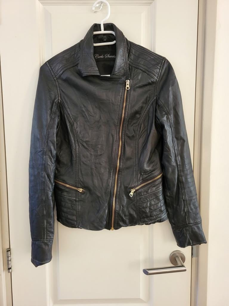 zwarte leren motorjas (moto-style) van Carlo Sacchi, maat 38, Ophalen of Verzenden, Zo goed als nieuw, Maat 34 (XS) of kleiner