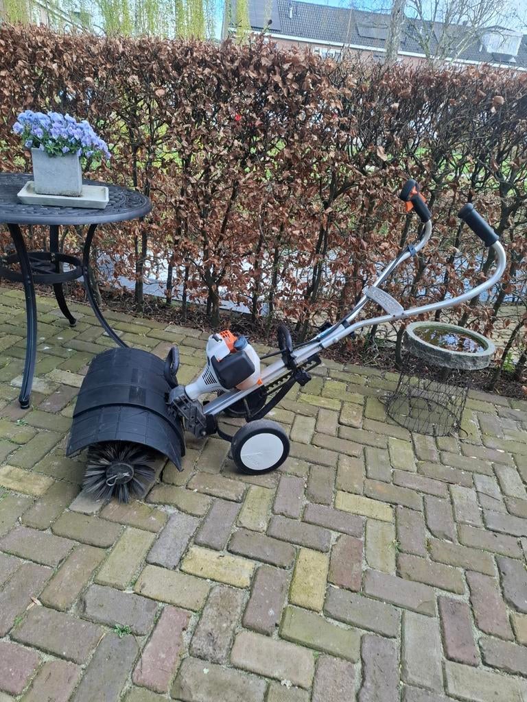 Stihl mm55 veegmachine., Ophalen of Verzenden, Gebruikt