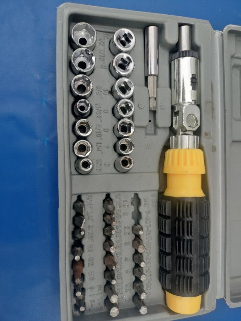 Dop bit set gereedschap, Ophalen, Zo goed als nieuw