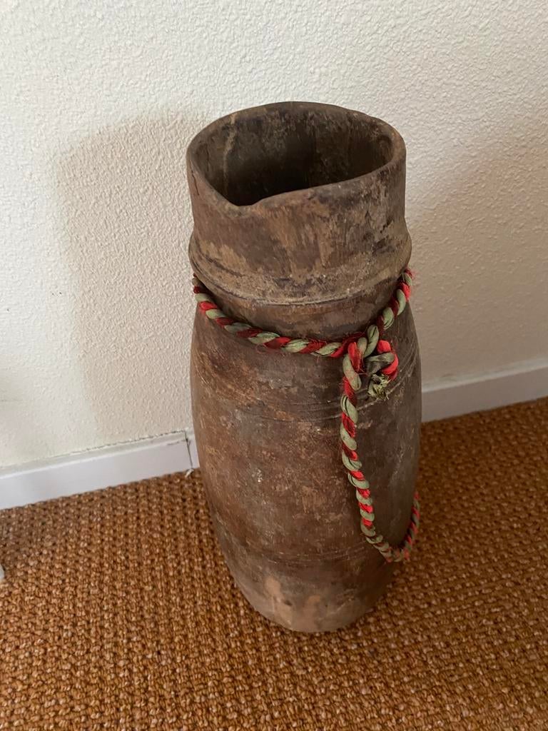 2x houten kruik/vaas Nepalees, Huis en Inrichting, Woonaccessoires | Vazen, Ophalen, Overige materialen, Overige kleuren, Nieuw