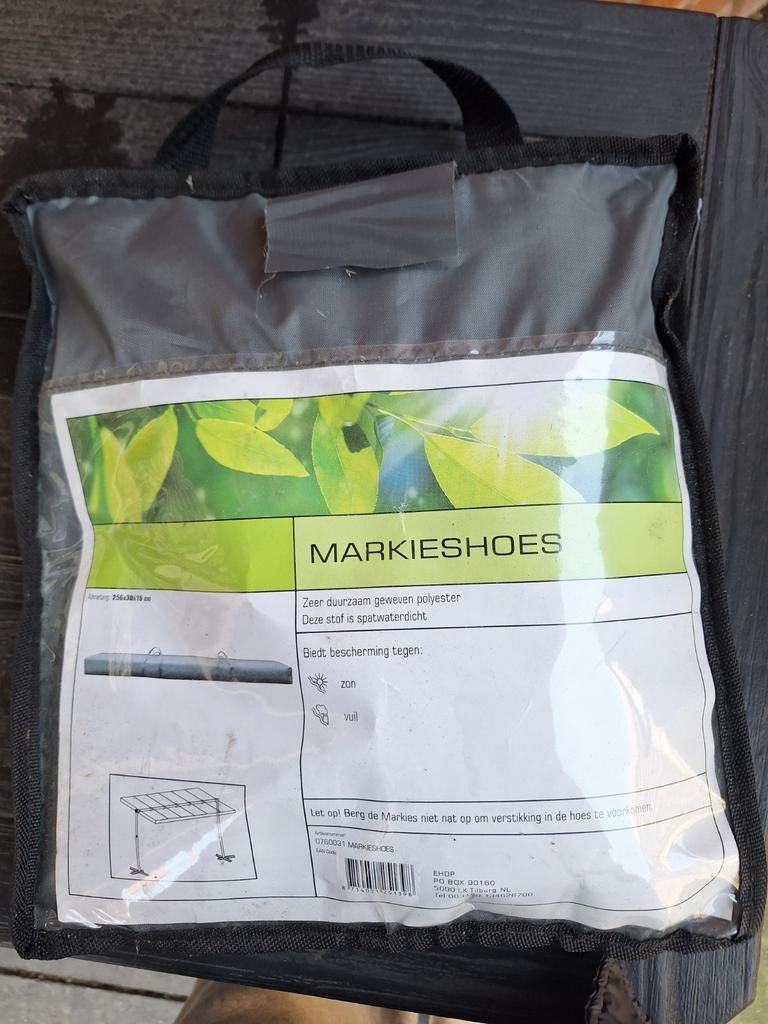 Markieshoes, Ophalen, Zo goed als nieuw