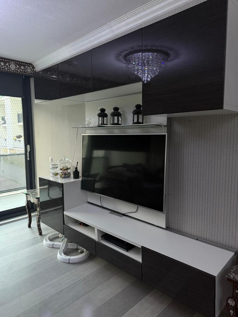 Modern zwevend TV meubel, besta. wit en donkergrijs/zwart, Ophalen, Overige materialen, Gebruikt, 200 cm of meer