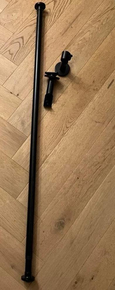 Verlengbare Matzwarte gordijnroede inc dragers 120 tot 222cm, Ophalen of Verzenden, Zo goed als nieuw, 100 tot 150 cm