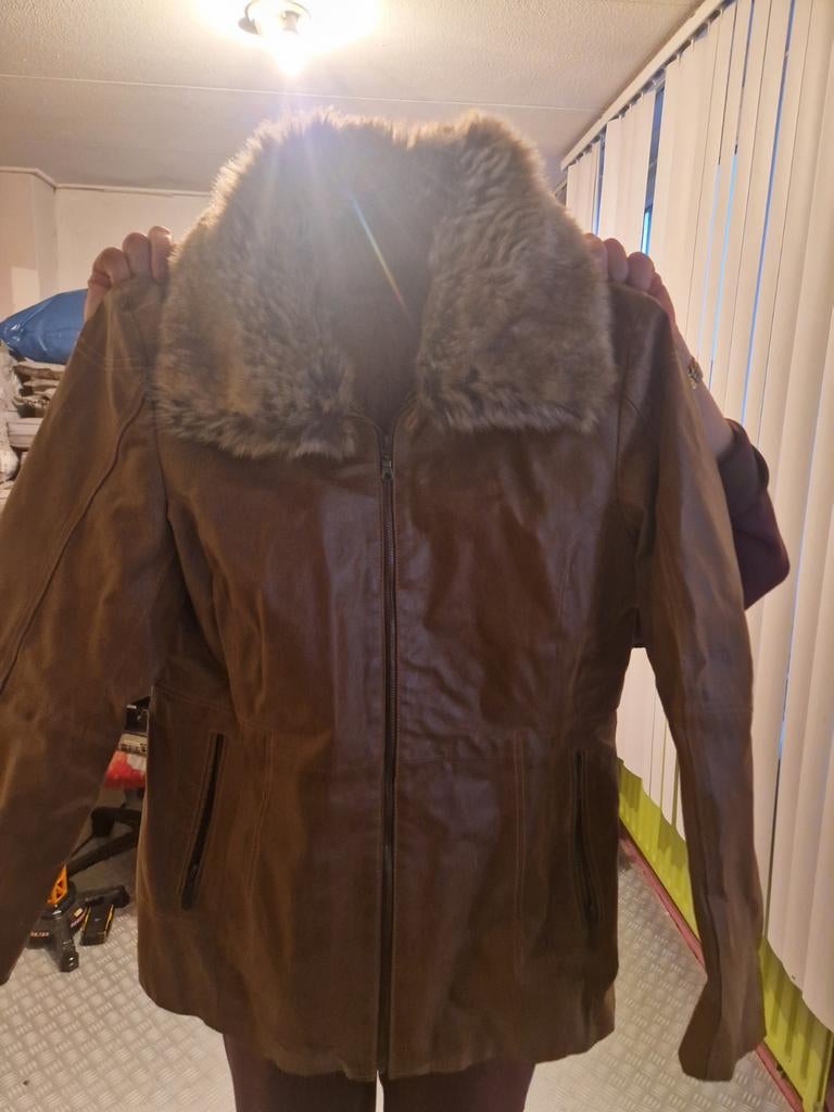 Echt leren jas bruin maat L met afneembaar bontje, Ophalen, Zo goed als nieuw, Maat 42/44 (L), Bruin