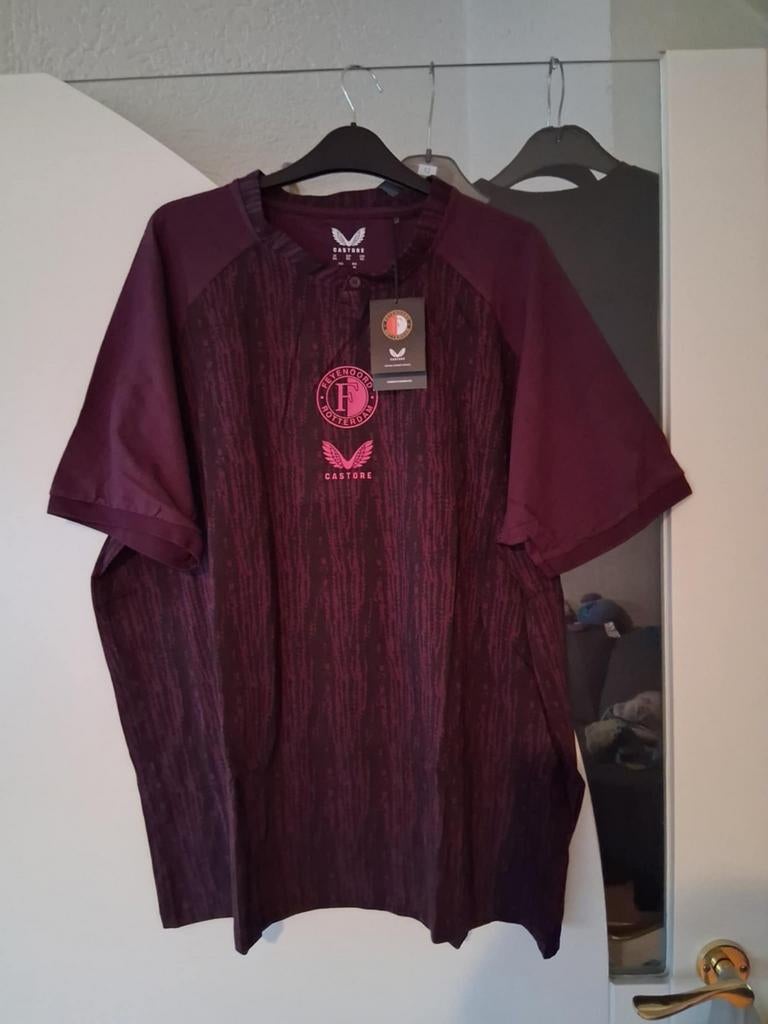 Nieuw en ongedragen Feyenoord trainingsshirt van Castore, Paars, Nieuw, Overige maten, Ophalen of Verzenden
