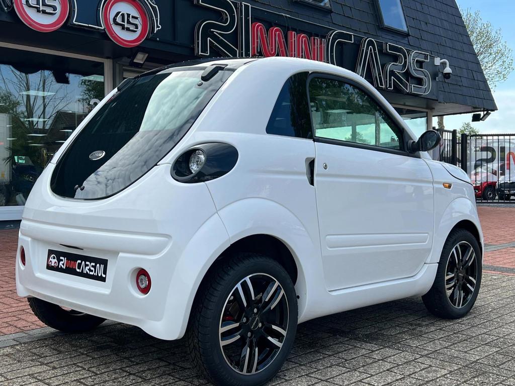 Microcar Dué brommobiel | 2023 | 1dkm | Garantie 45km auto, R
r  r, Info@riminicars.nl, R, Gebruikt