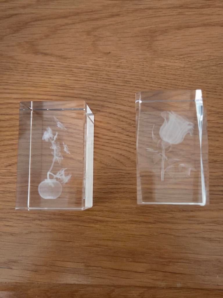 Twee glazen blokken met 3D-gravure, Ophalen of Verzenden