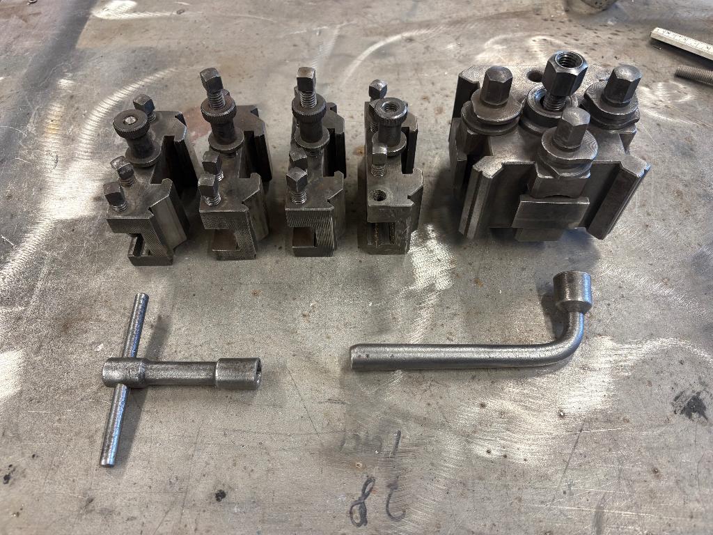 Moederblok en  4 beitelhouders schuitjes  o.a. AI Hembrug, Ophalen, Gebruikt, Metaaldraaibank