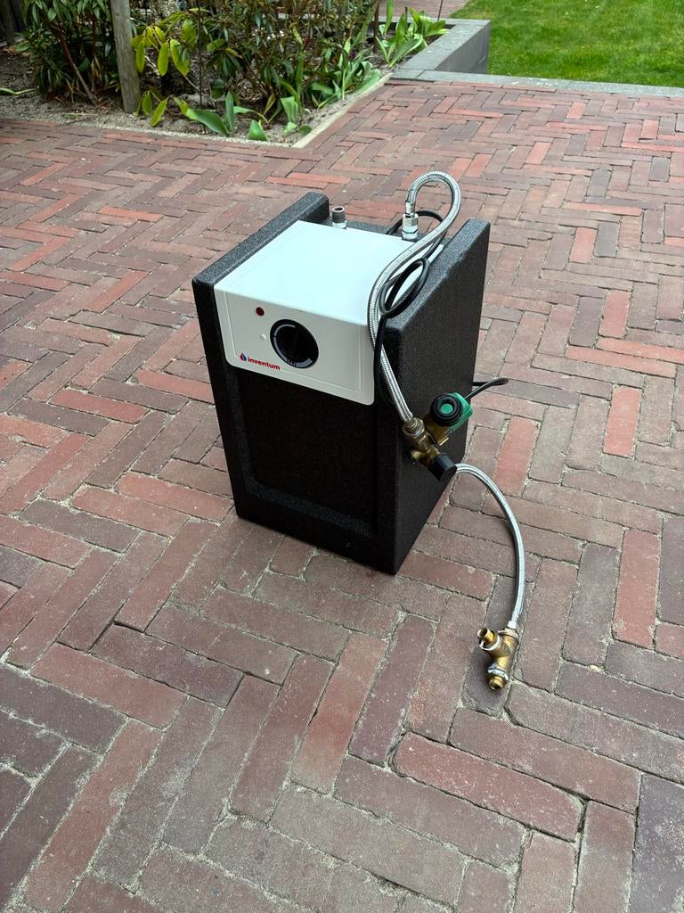 Inventum Q10 boiler - Zo goed als nieuw, incl. aansluitingen, Ophalen of Verzenden, Zo goed als nieuw, Boiler, Minder dan 3 jaar oud
