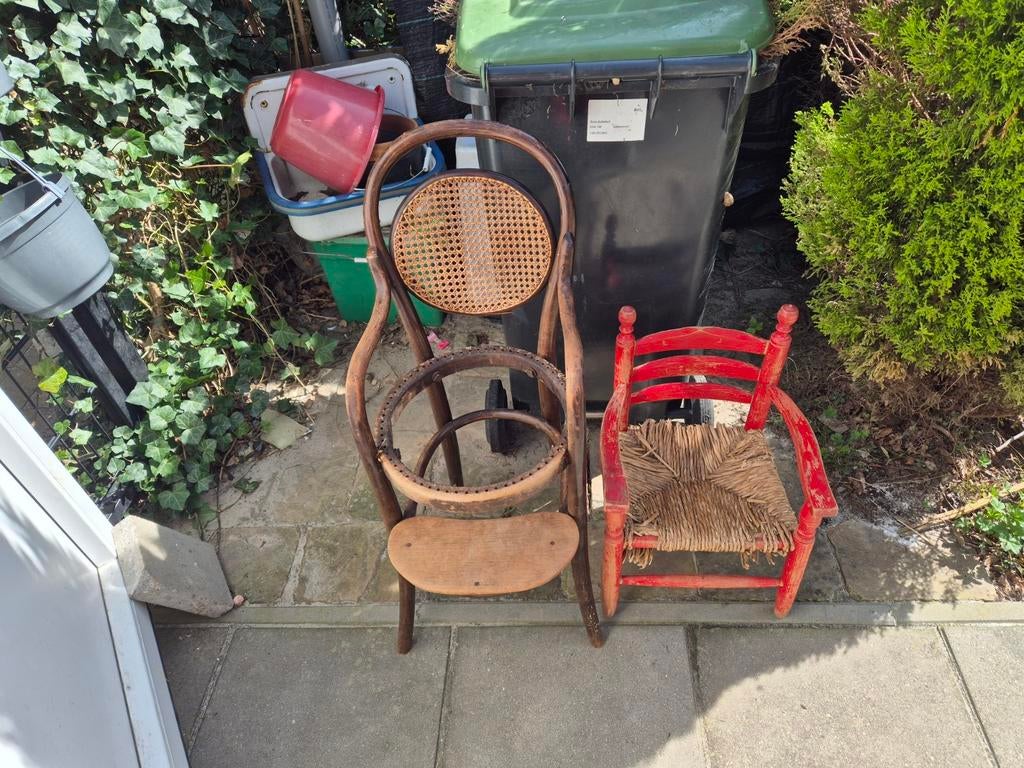 Thonet kinderstoel 1920 en kinderstoel jaren '70, Ophalen