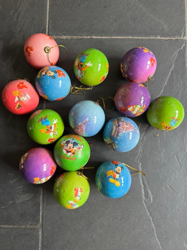 14 gekleurde Disney kerstballen €7,50, Diversen, Kerst, Ophalen, Zo goed als nieuw