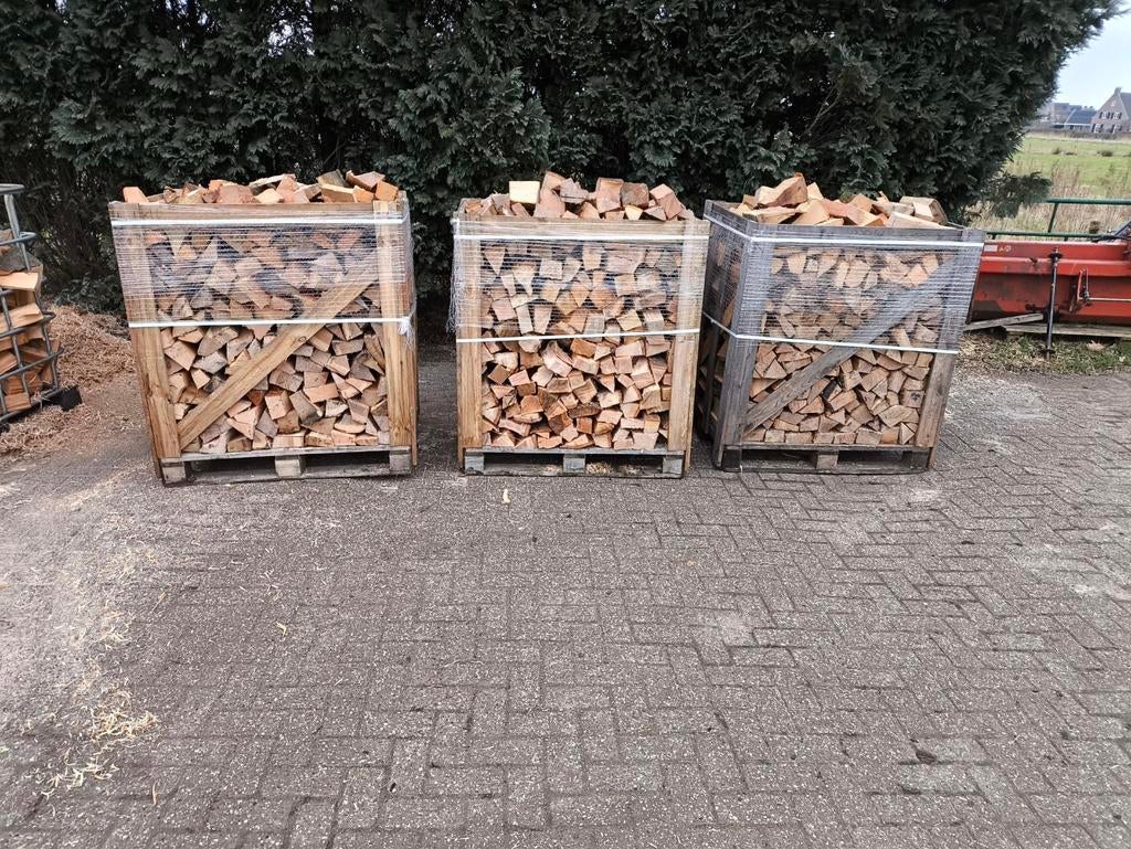 Gestapelde ruime kub vers brandhout. Eiken/beuk. Brandhout, 6 m³ of meer, Ophalen of Verzenden, Eikenhout, Blokken