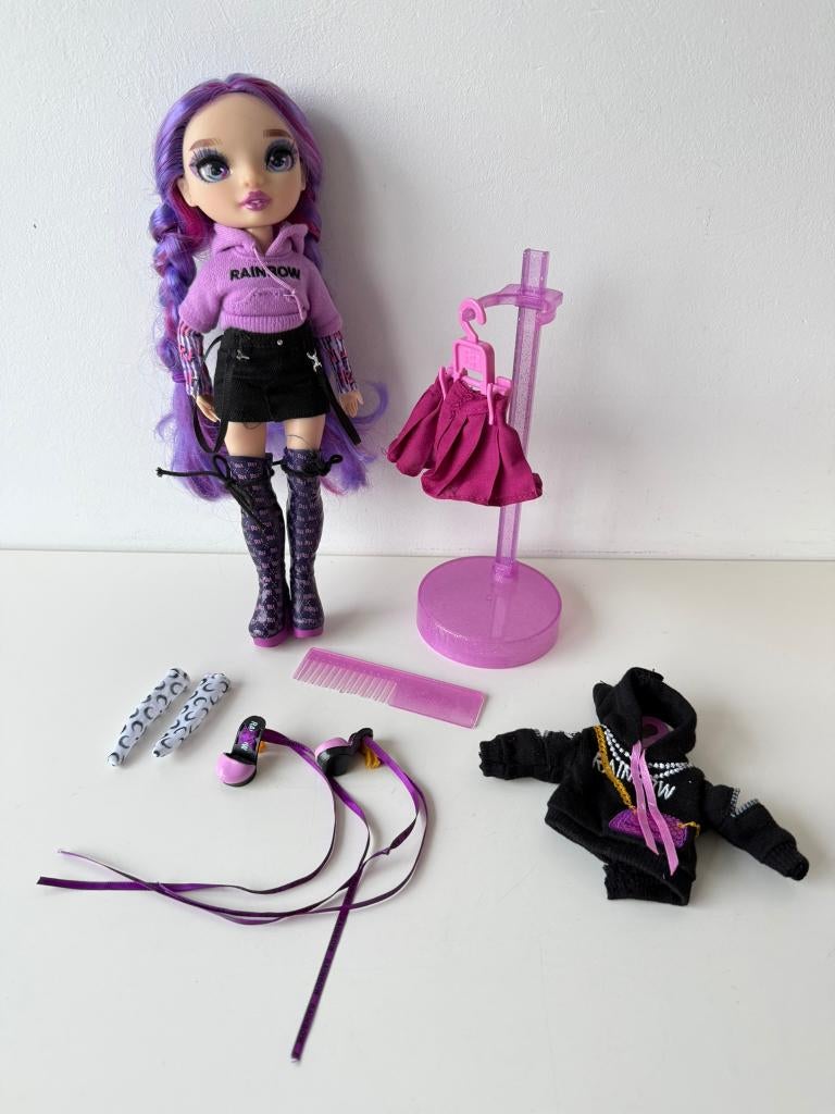 Pop Emi Vanda / Rainbow High Fashion Doll / MGA, Ophalen of Verzenden, Zo goed als nieuw, Pop