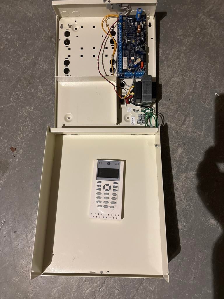 Aritech ATS 1000A-IP Alarmsysteem Centrale, Ophalen of Verzenden, Gebruikt, Compleet systeem, Overige soorten