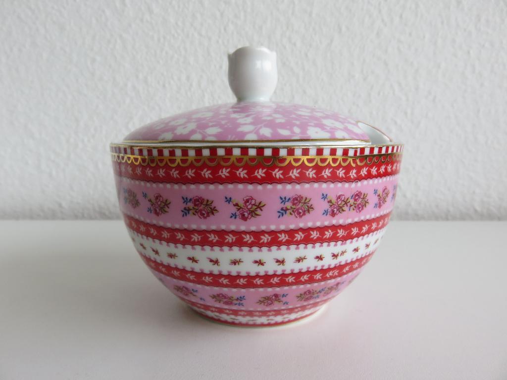 Pip Studio Floral Ribbon rood roze porseleinen suikerpot, Huis en Inrichting, Keuken | Servies, Zo goed als nieuw, Overige typen