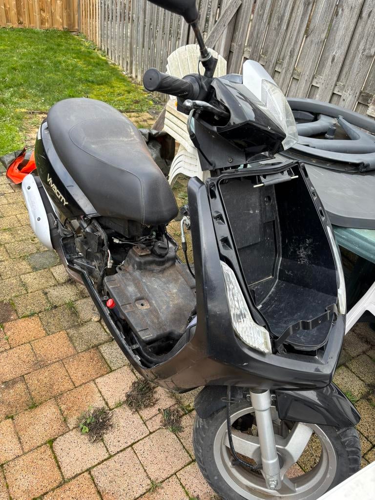 Peugeot vivacity 70cc Rc line, Ophalen, Zo goed als nieuw, Tweetakt, Vivacity