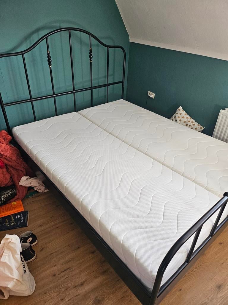 Ikea Sagusta bed 160x200 + LURÖY lattenbodems, Ophalen, Gebruikt, Zwart, Tweepersoons