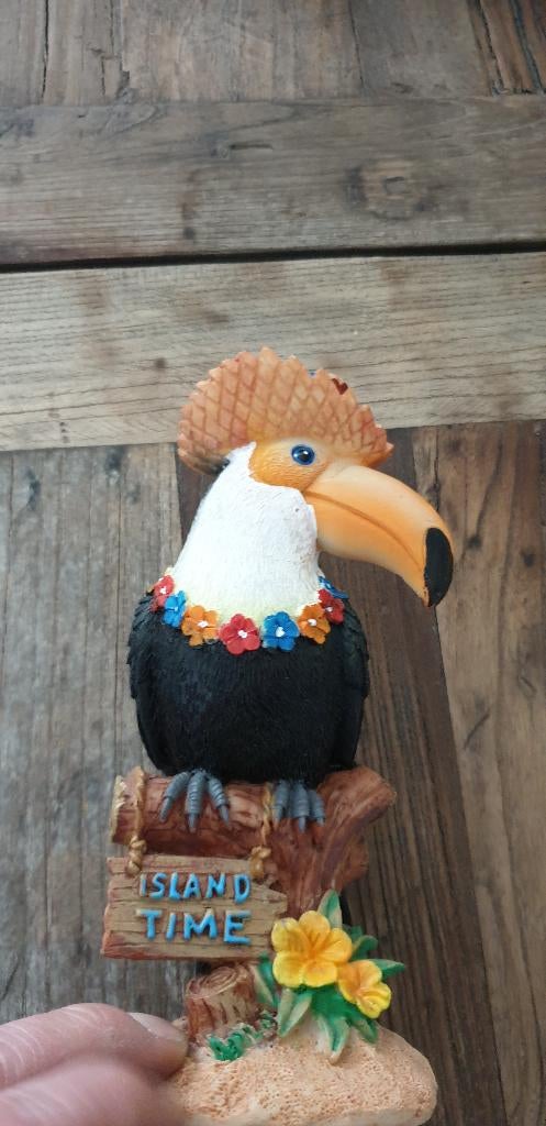 toekan toecan beeld sombrero stro hoed apart island time, Verzamelen, Beelden en Beeldjes, Ophalen of Verzenden, Nieuw