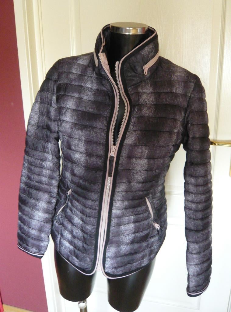 MGO jack grijs/roze slangprint nieuw mt 36 van €99 voor€45, Kleding | Dames, Jassen | Winter, Overige kleuren, Nieuw, MGO Mongo Leasure Wear