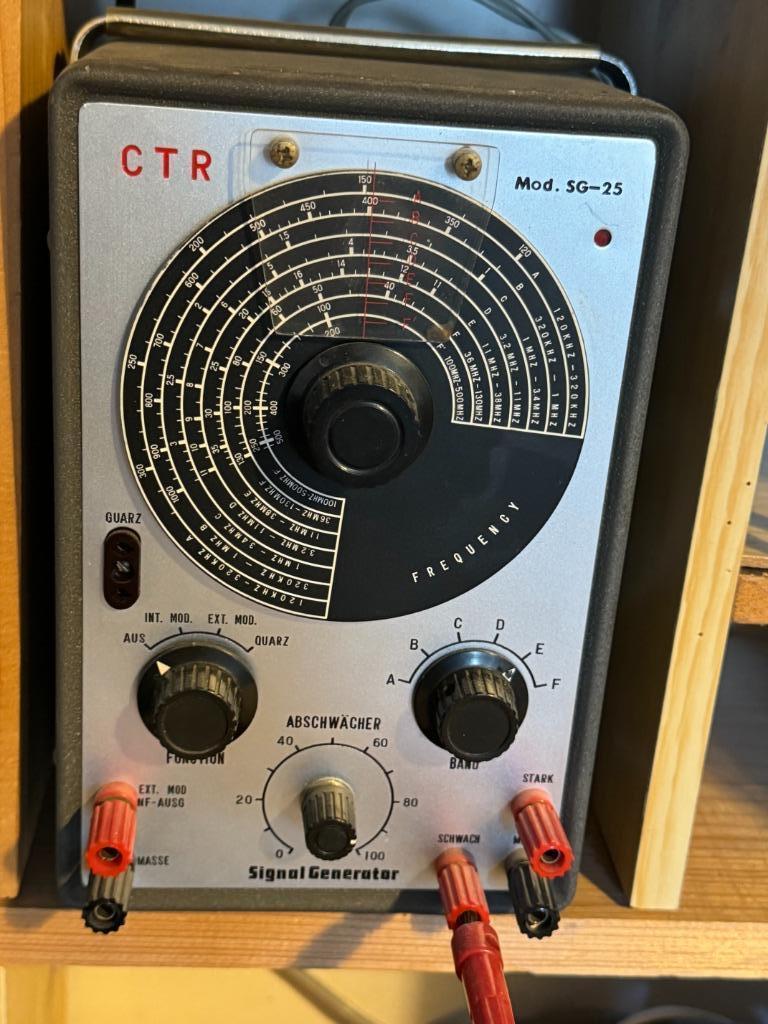 CTR-Electronic ( Nurnberg ) Mod. SG-25 / Signal Generator, Ophalen, Zo goed als nieuw, Overige meters
