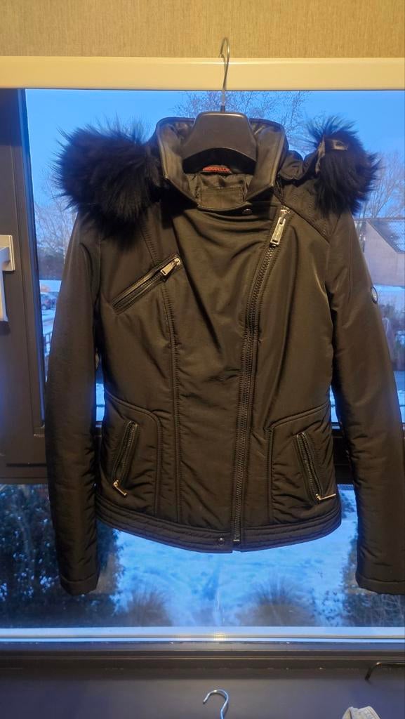 Froccella Italiaanse Winterjas zwart met bontkraagMaat 36/38, Kleding | Dames, Wintersportkleding, Zo goed als nieuw, Jack, Maat 36 (S)