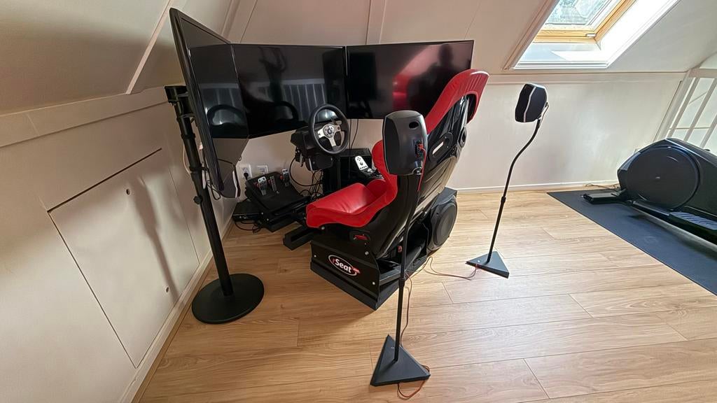 Complete Race Simulator Set - Rseat, Logitech, Buttkicker, Ophalen, Gebruikt