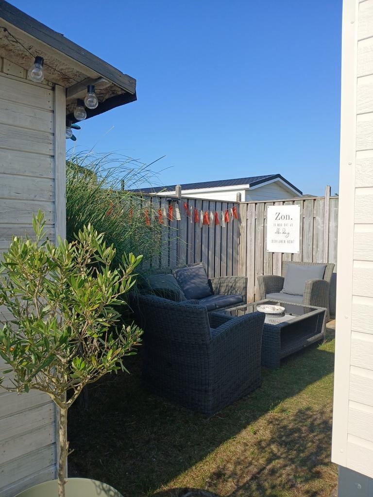 Chalet te huur voor 4 personen op de Julianahoeve Renesse, Vakantie, Campings, Speeltuin, Aan zee, Recreatiepark