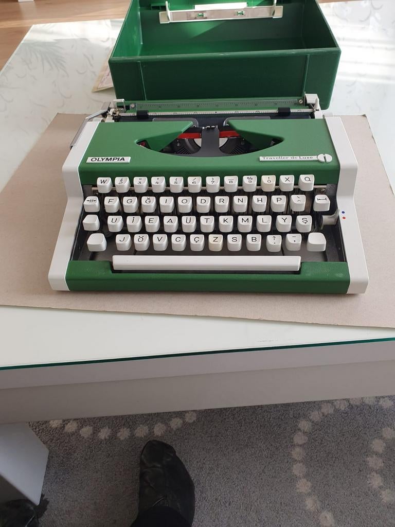 Typmachine Olympia, Diversen, Typemachines, Ophalen of Verzenden, Zo goed als nieuw