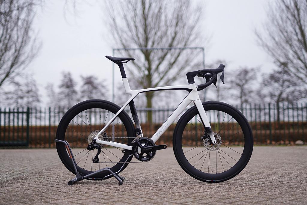 Trek Madone SL6 Shimano 105 Di2 Bontrager Aeolus Pro 51, Fietsen en Brommers, Fietsen | Racefietsen, Overige merken, Carbon, Ophalen of Verzenden