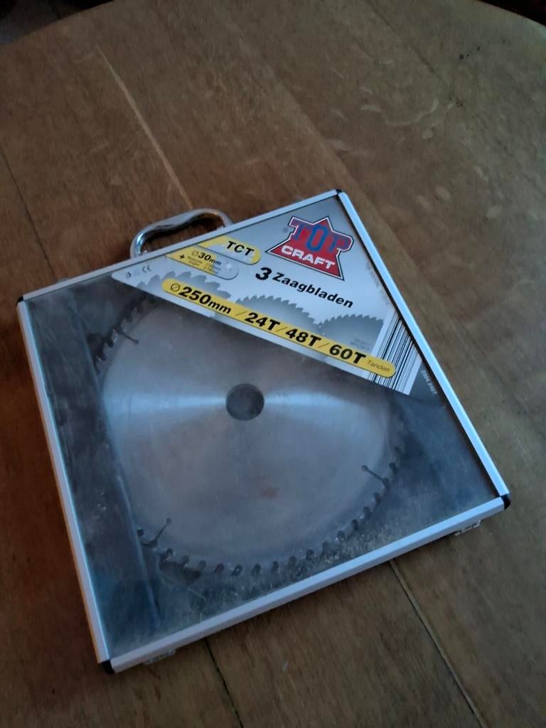 Mooi kistje met 3 zaagbladen.Merk Top-craft., Ophalen of Verzenden, Zo goed als nieuw, 1200 watt of meer, Cirkelzaag