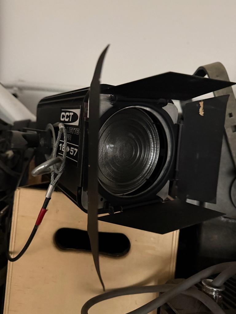 3x CCT Minnuette Fresnel theater spot + case, Muziek en Instrumenten, Theaterbelichting, Gebruikt, Ophalen of Verzenden