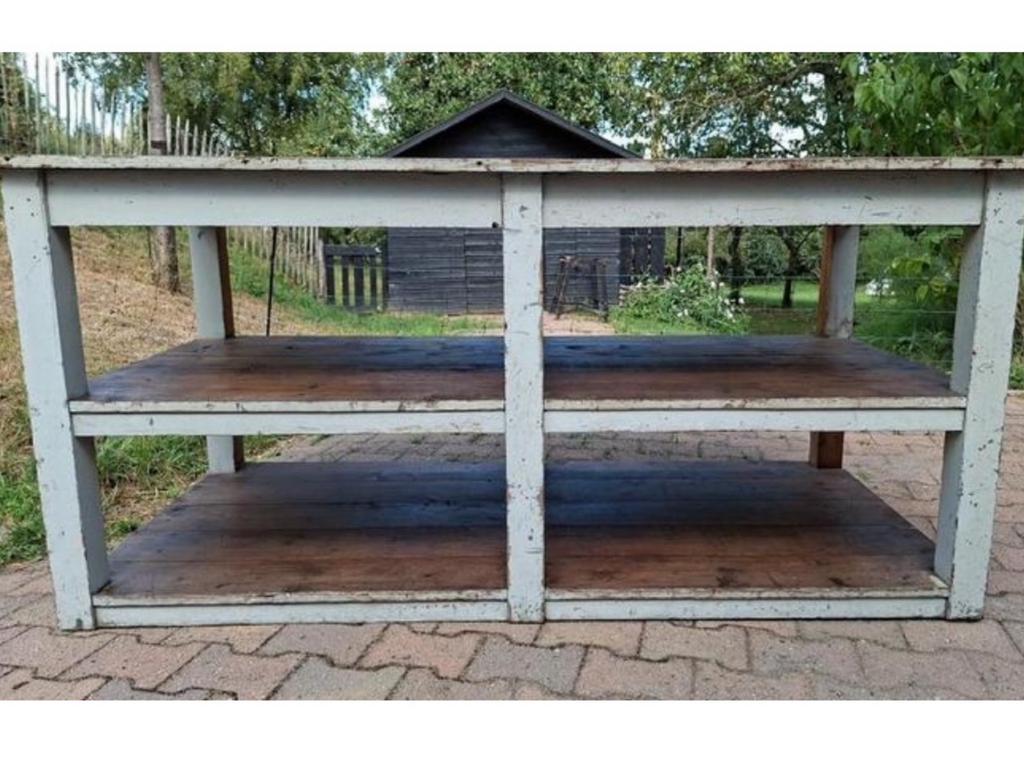 Antieke Werktafel, Ophalen