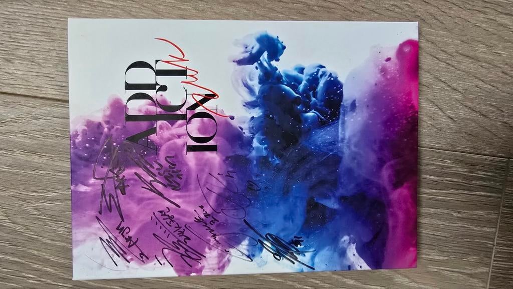 kpop album 24K SIGNED!!!!, Ophalen of Verzenden, Overige soorten