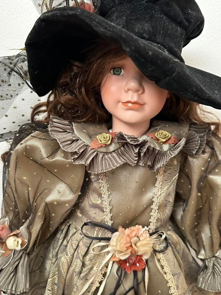 Porseleinen pop ‘Paris’ ongeveer 65 cm groot, Ophalen of Verzenden, Gebruikt, Pop