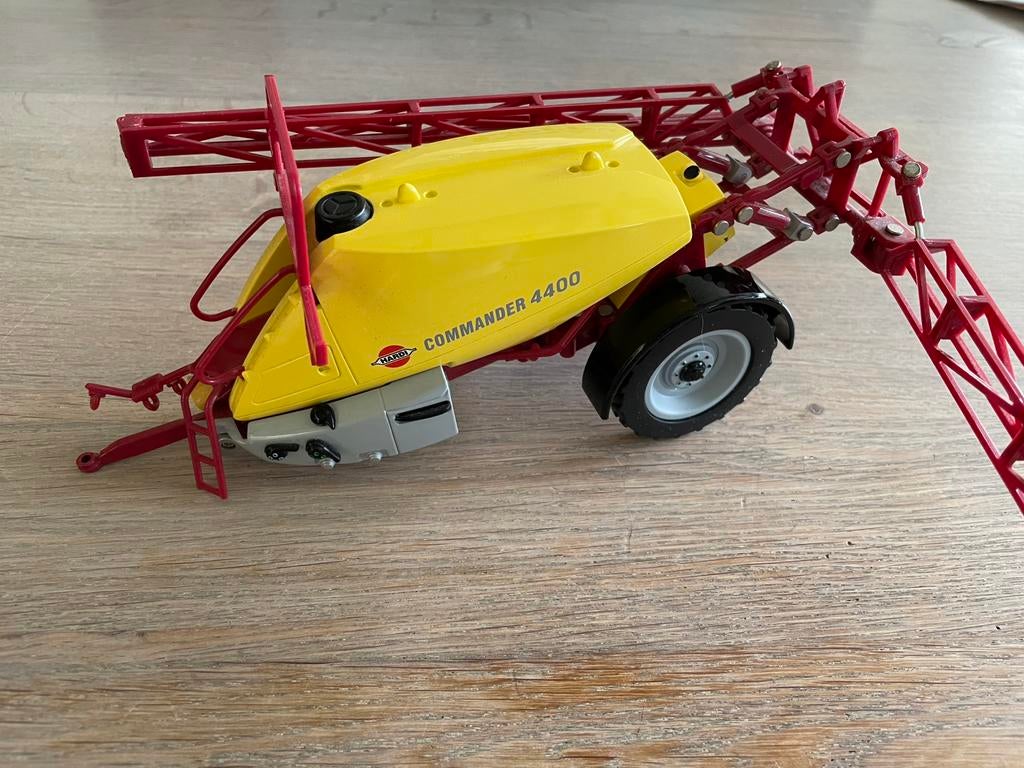 Hardi Commander 4400 spuit metaal door Universal Hobbies, Ophalen, Zo goed als nieuw, Tractor of Landbouw, Universal Hobbies