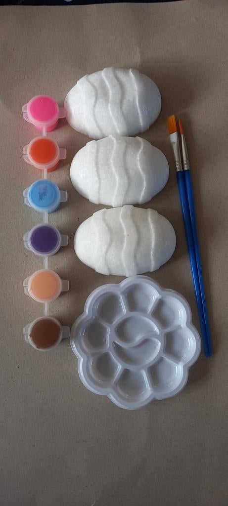 3 halve handgemaakte eieren met verf en kwasten, Ophalen of Verzenden