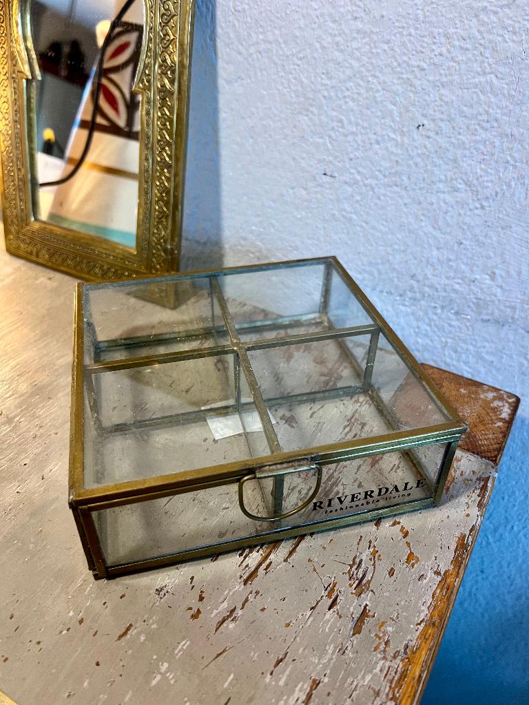 Glazen vitrine theedoos Riverdale vitrinedoosje vakkenkastje, Ophalen of Verzenden, Zo goed als nieuw