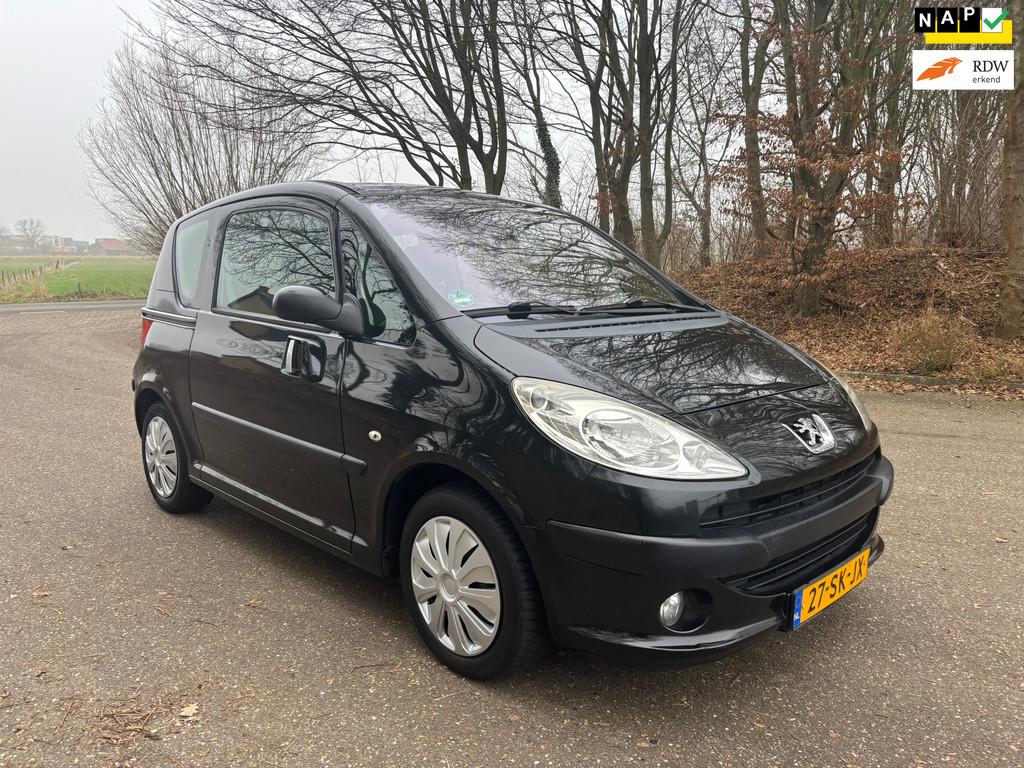 Peugeot 1007 1.4 Gentry | Airco | APK 07-2026, Voorwielaandrijving, Electronic Stability Program (ESP), Stof, Zwart