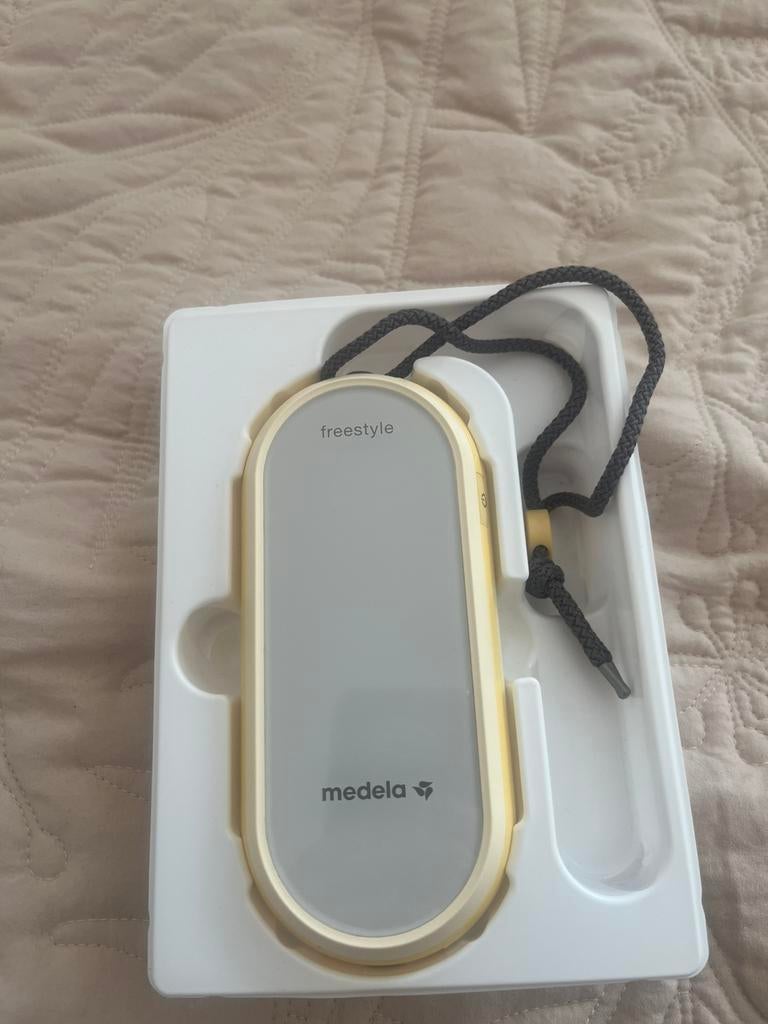 Medela Freestyle Flex dubbele elektrische borstkolf, Kinderen en Baby's, Babyvoeding en Toebehoren, Ophalen, Zo goed als nieuw