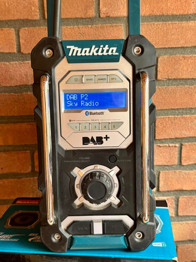 Makita dmr112 bouwradio, Ophalen, Zo goed als nieuw, Bouwradio